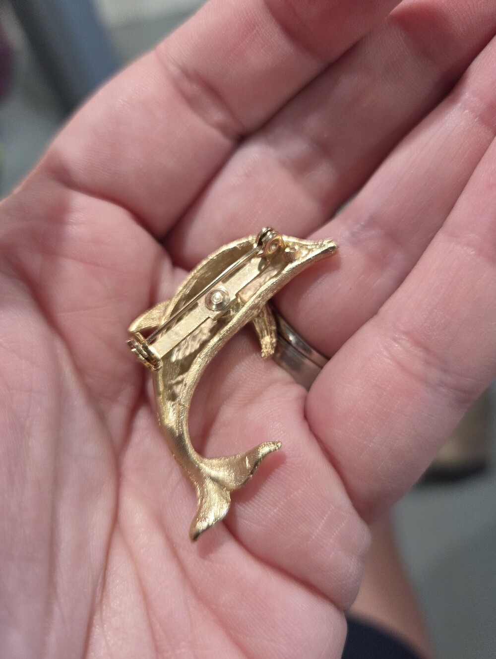 Vintage Gold Tone Dolphin Textured Brooch Pin - Picture 2 of 3